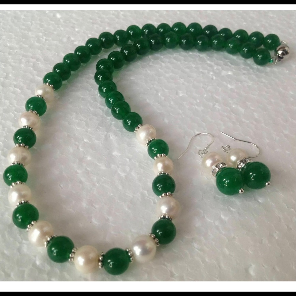 7-8mm White Akoya Cultured Pearl & 8mm Green Jade
